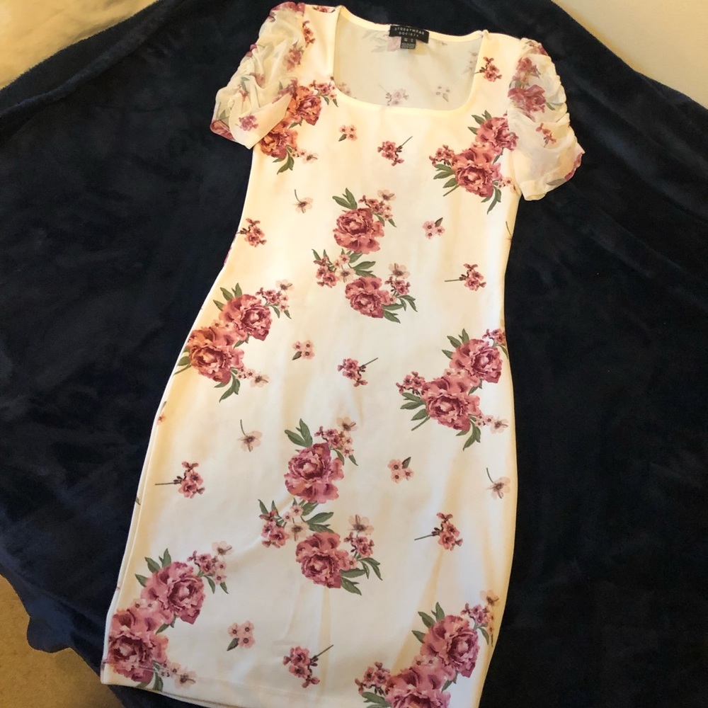 NWOT Floral Bodycon Mini Dress
